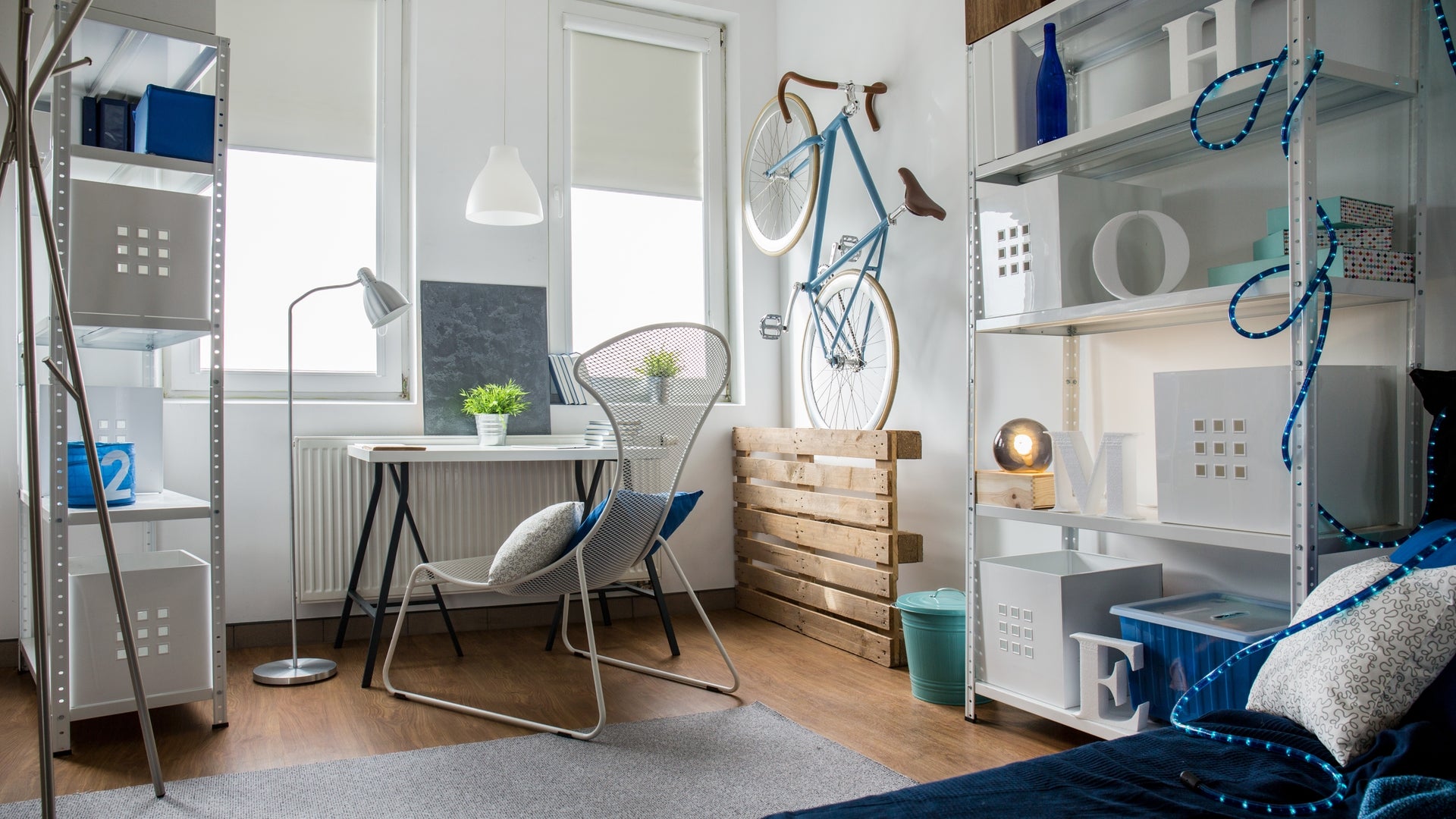 Double Duty: Bedroom Office Ideas for Multifunctional Spaces