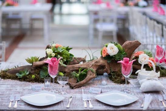 Driftwood Centerpiece With Roses, Moss, Succulents