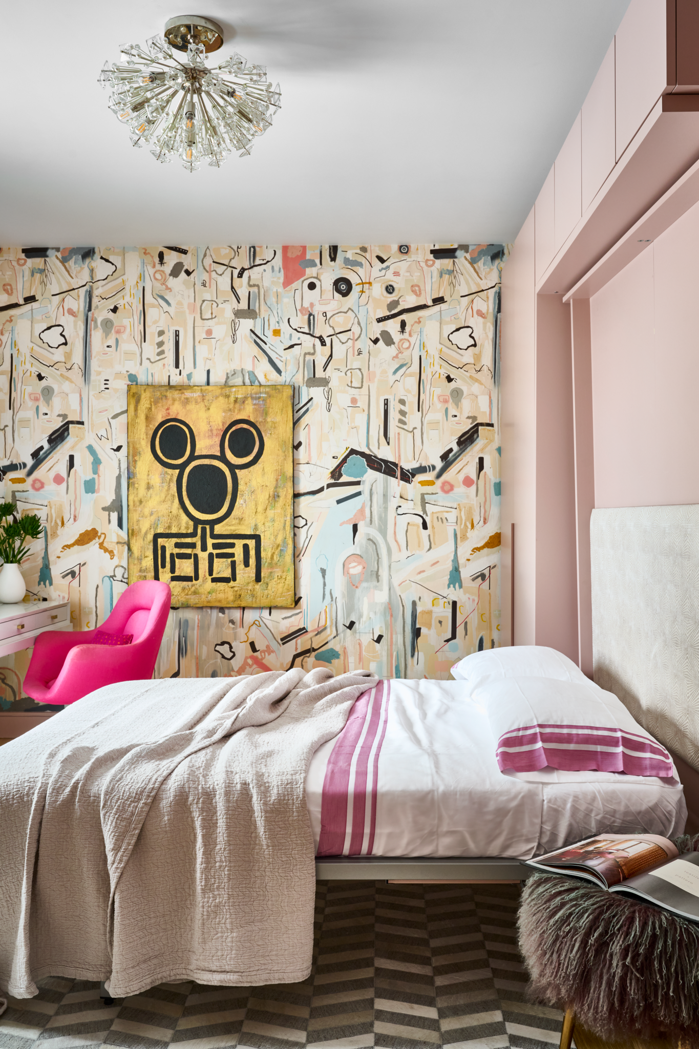 How to Convert a Guest Bedroom into an Office