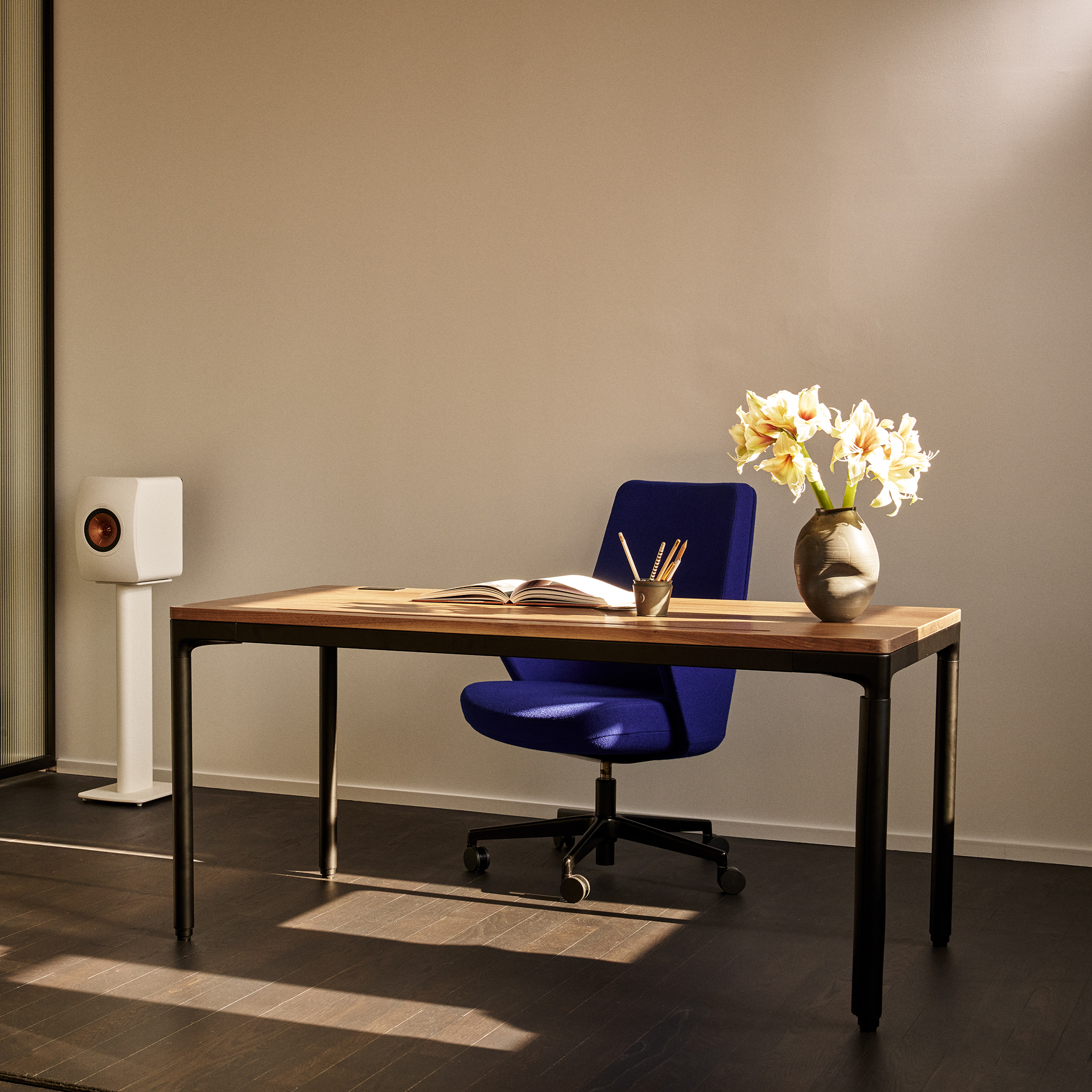 How to Convert a Guest Bedroom into an Office
