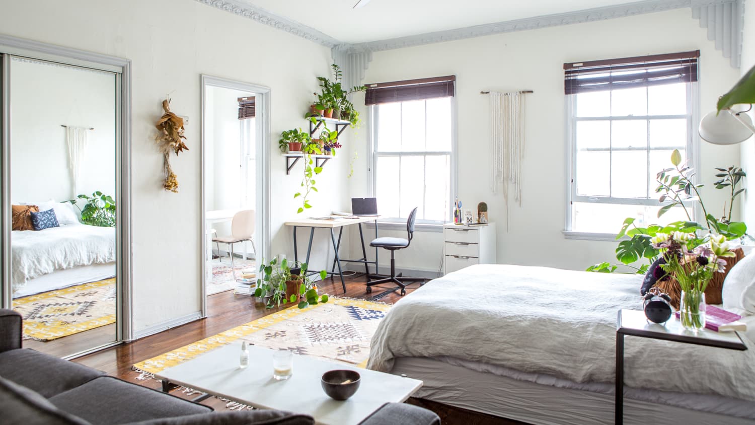 How to Create a Tiny Office Space in Your Bedroom for Working from Home | Apartment Therapy