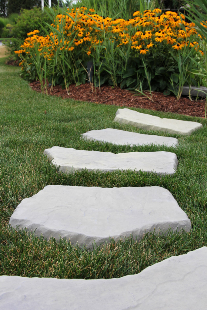 Irregular Stepping Stones - Nantucket Pavers
