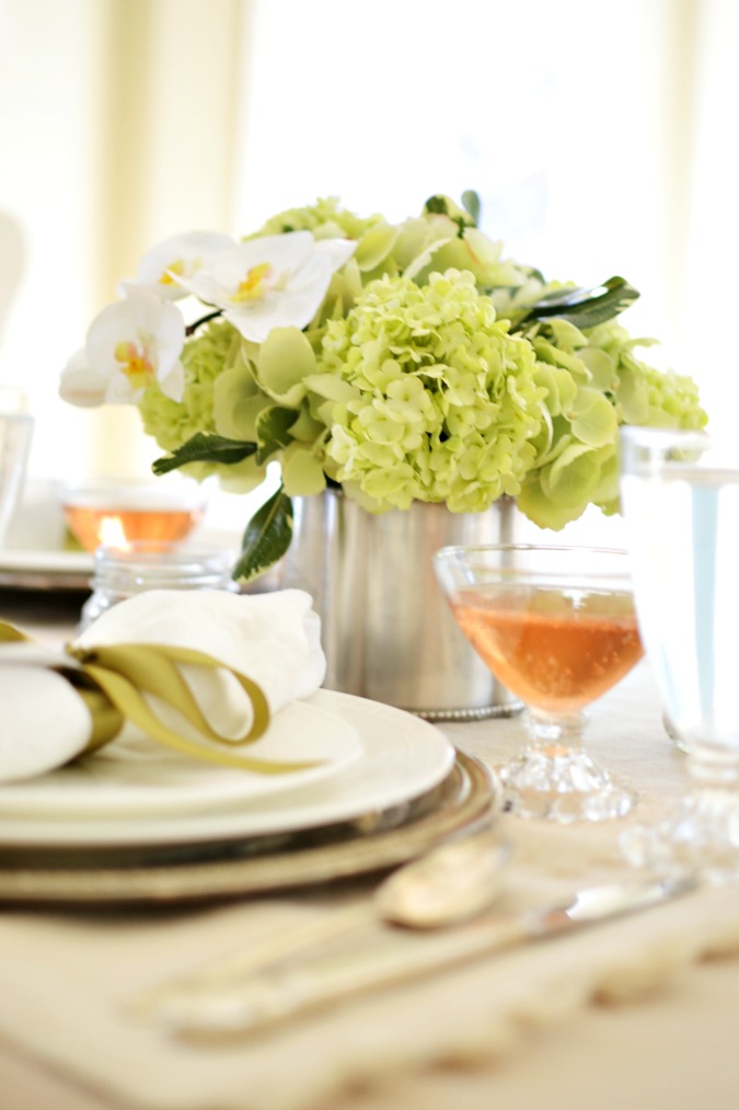 Mother's Day Brunch Table Setting