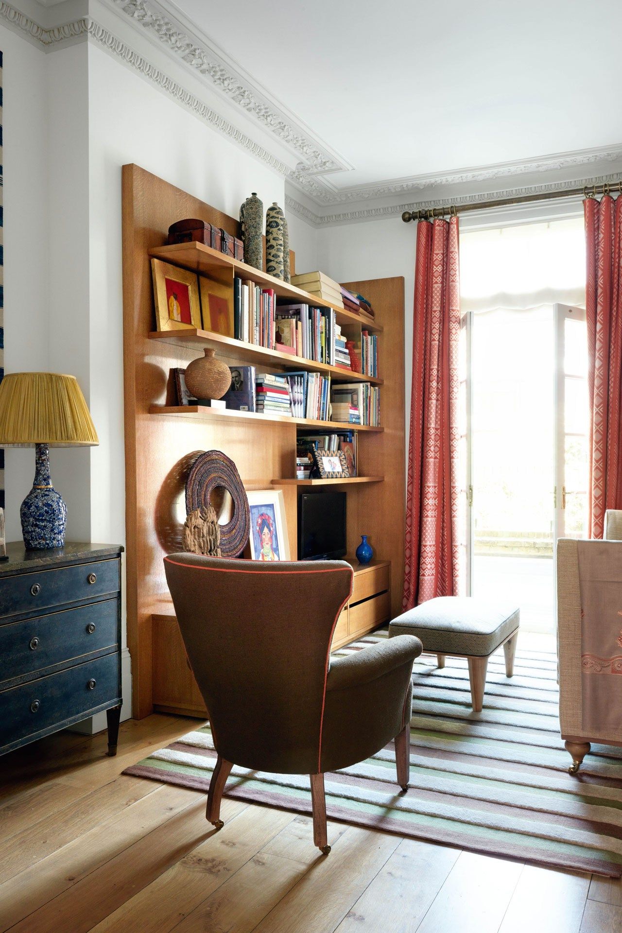 Narrow living room ideas: eight rooms with clever layouts to copy | House & Garden