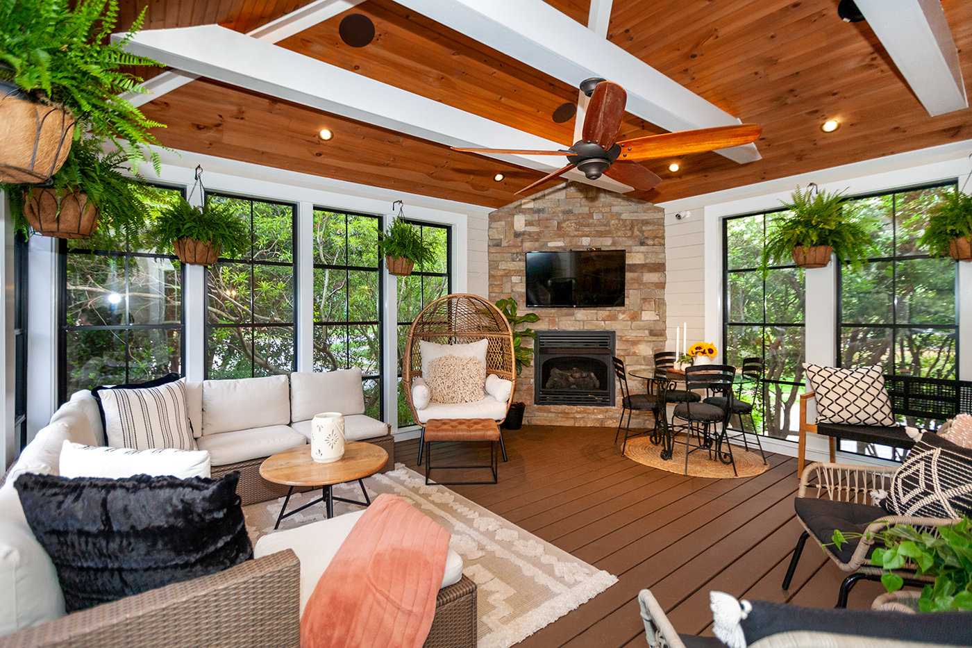 Outdoor Space Gallery - Whyte Screened Porches