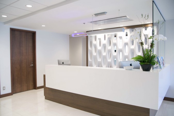 Reception Desk - Schwarz Plastic Surgery Clinic in Montreal