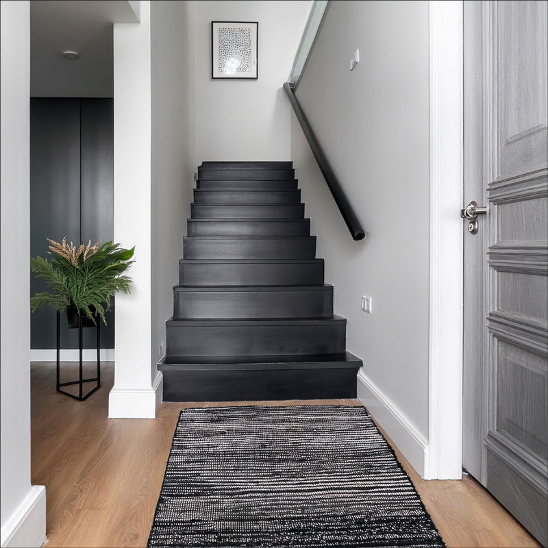 Small Black and White Hallway Ideas 2024