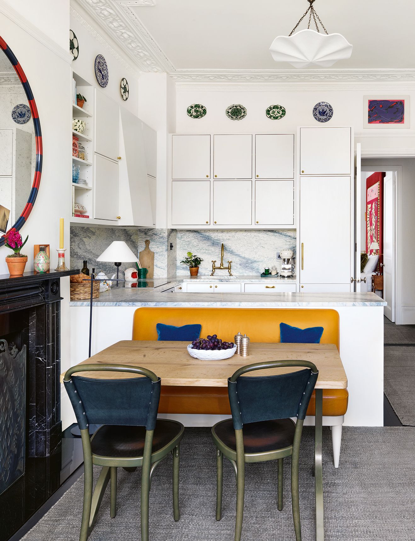 Small kitchen ideas: Three ingenious layouts to make the most of a little space | House & Garden
