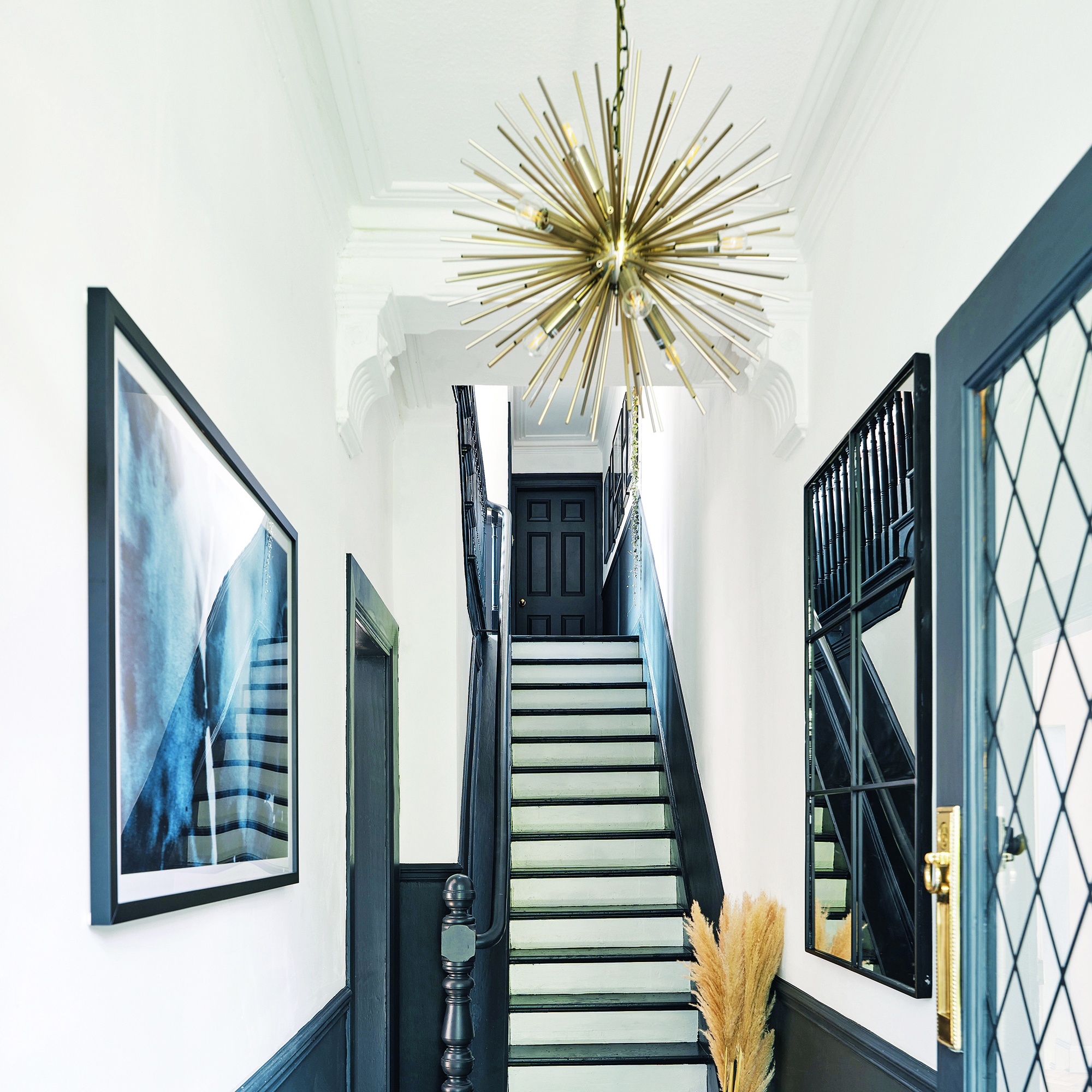 The 5 lighting tricks to make a narrow hallway look…