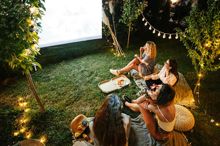The Aarco Matte White Standing Projection Screen Is Genius | Apartment Therapy