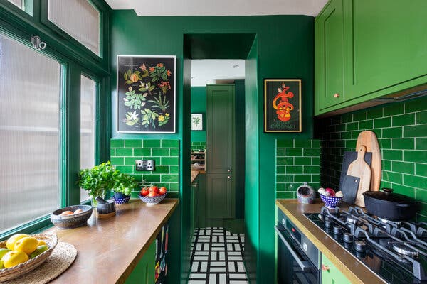 Tiny, Colorful London Apartment Feels Larger Than Life in 430 Square Feet - The New York Times