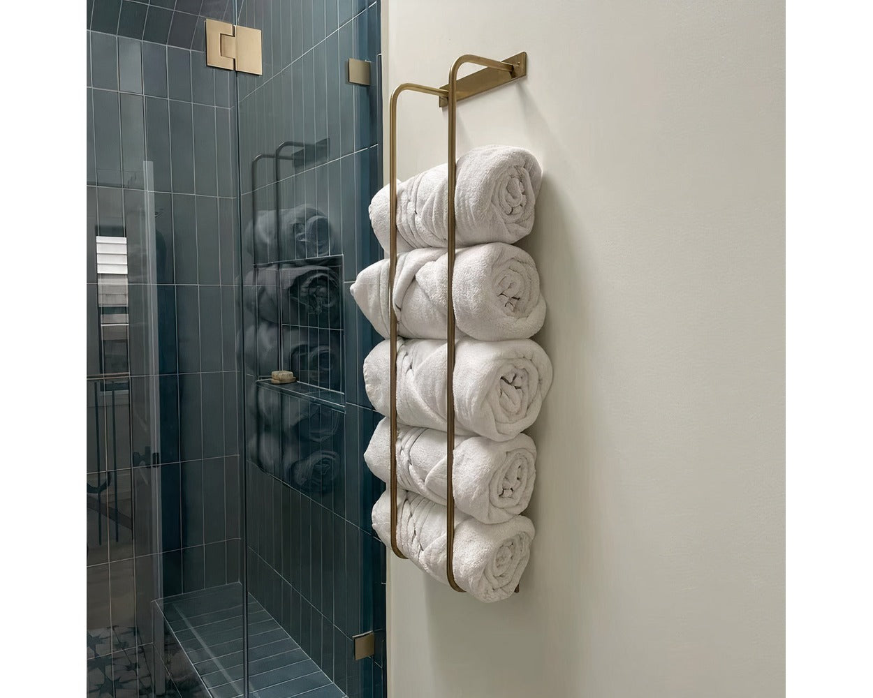 Wall Mounted Vertical Towel Ladder Bathroom Towel Rack Vertical Towel Hanger Minimalist Style Wall