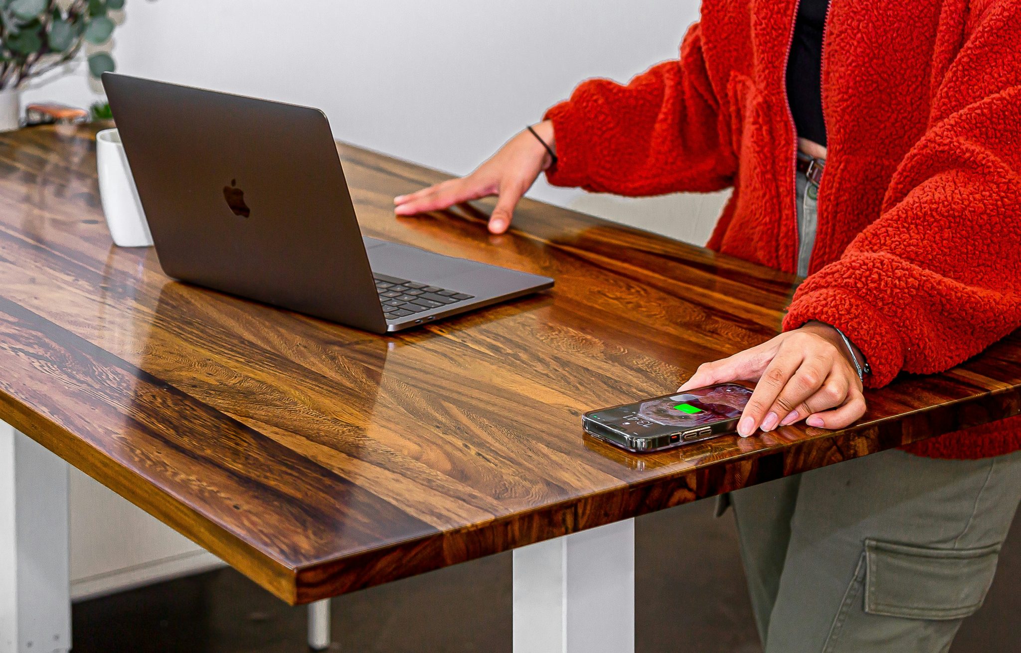 Walnut or Pheasant Wood? Take a guess! But there's no denying that this standing desk is a beauty. | EFFYDESK