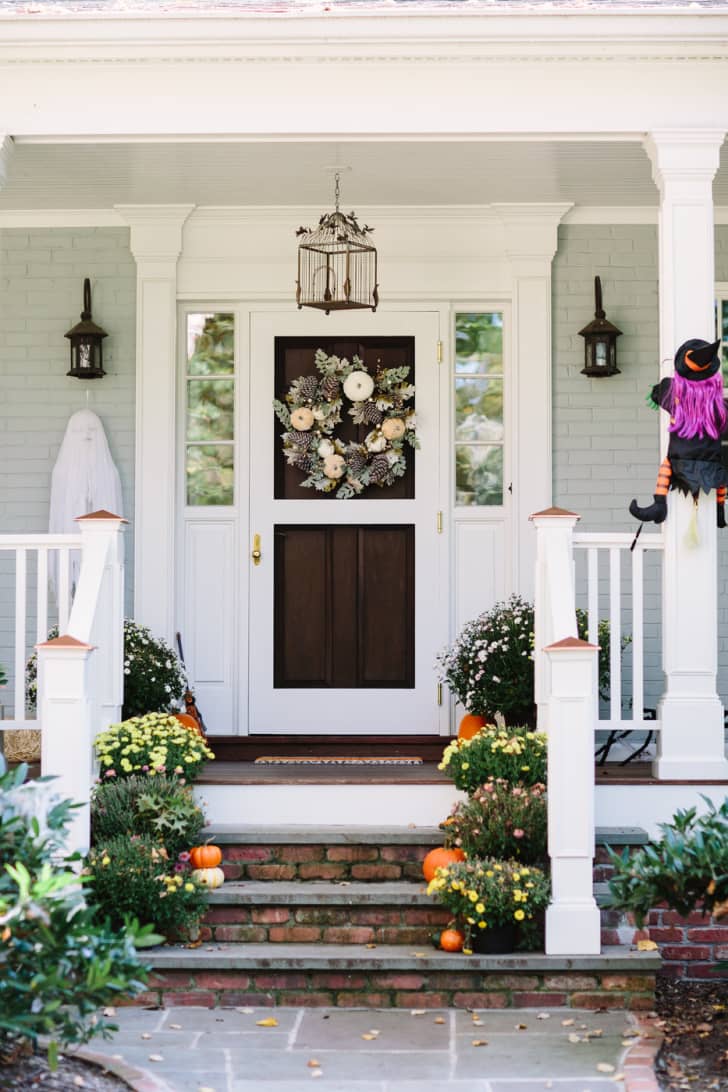 12 Fall Front Door Ideas to Greet the Season in Style | Apartment Therapy