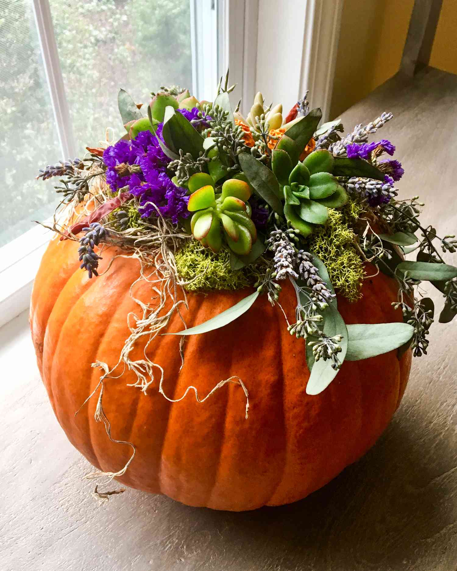 20 Outdoor Fall Décor Ideas That Will Elevate Your Home for the Season