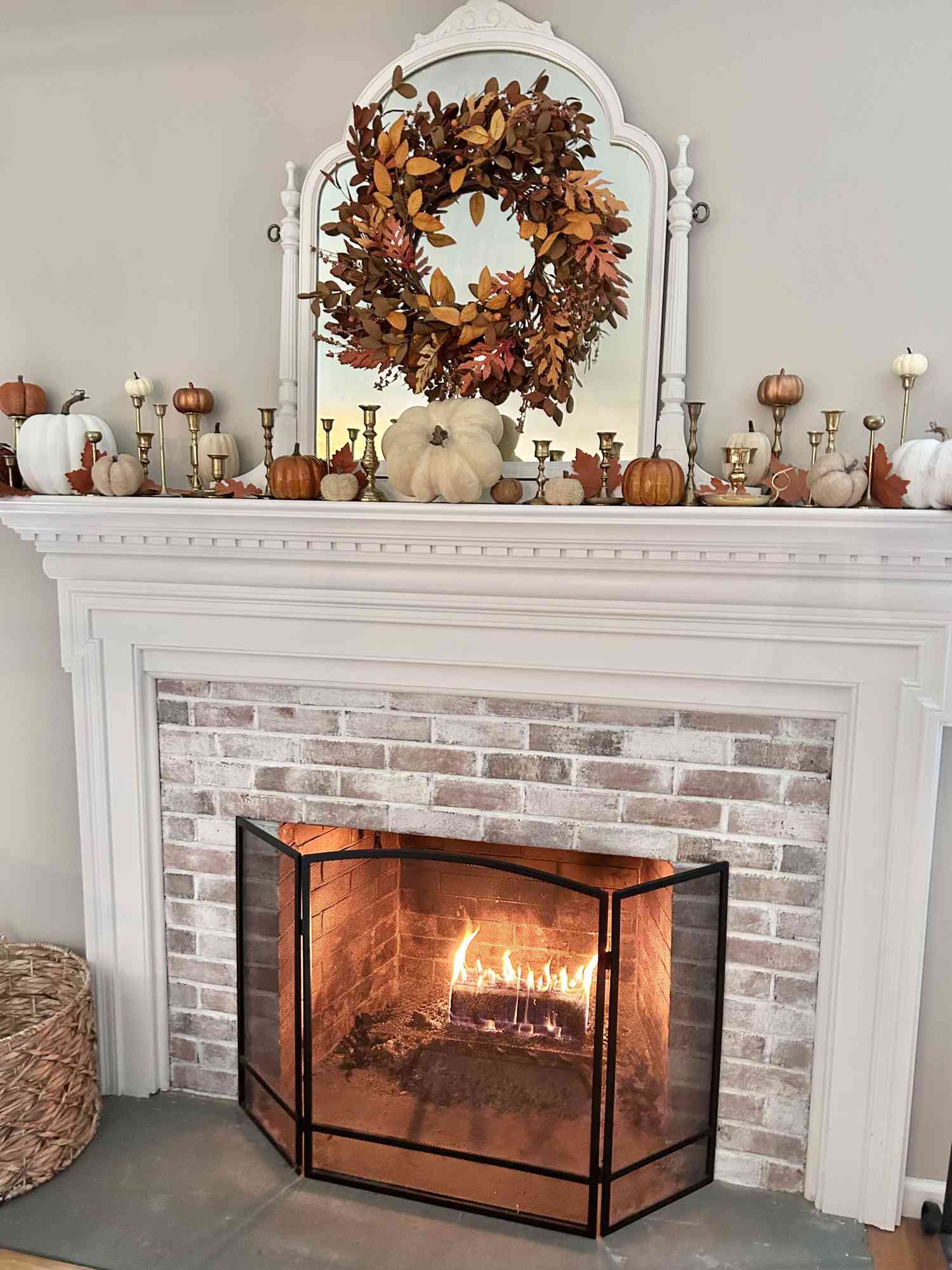 24 Fall Mantel Decorating Ideas for a Cozy, Autumnal Space