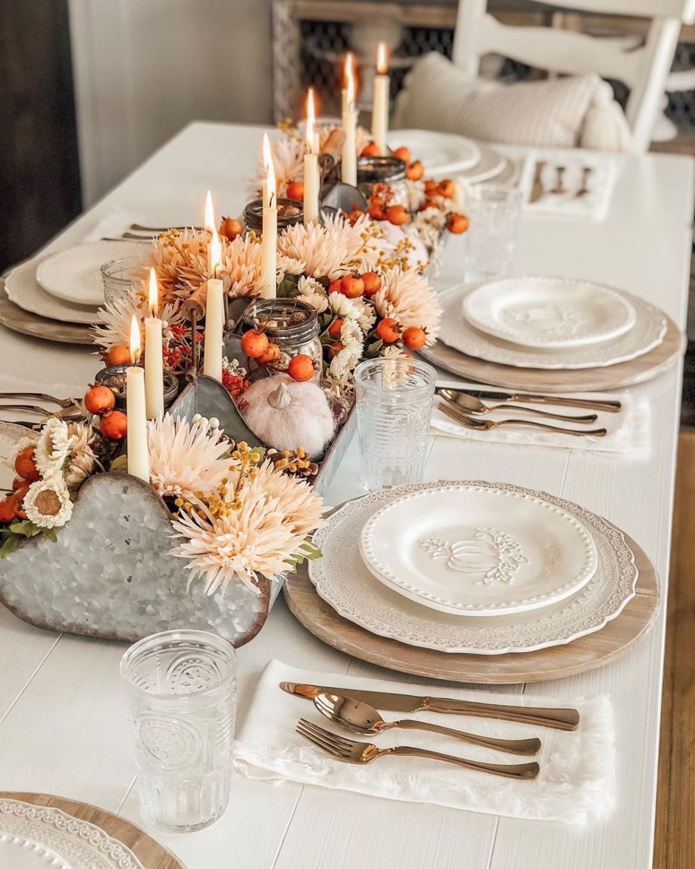 30 Cozy Fall Centerpieces to Transform Your Table