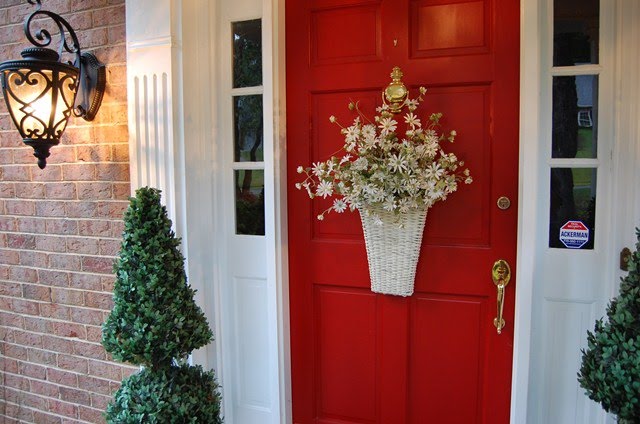 An Autumn Basket for the Front Door – Between Naps on the Porch