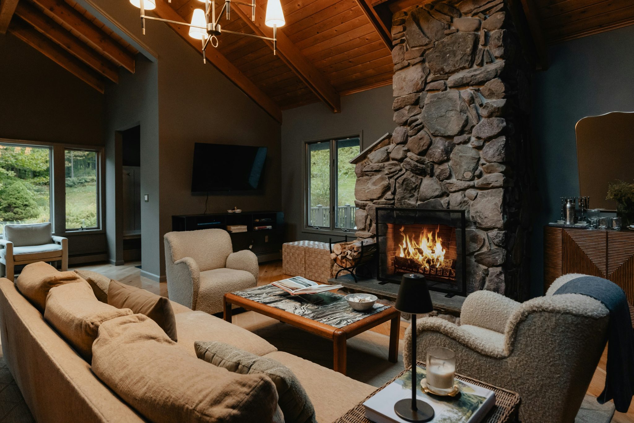 Cozy Living Room The Gin Cabin 6/11 (IG: @clay.banks)