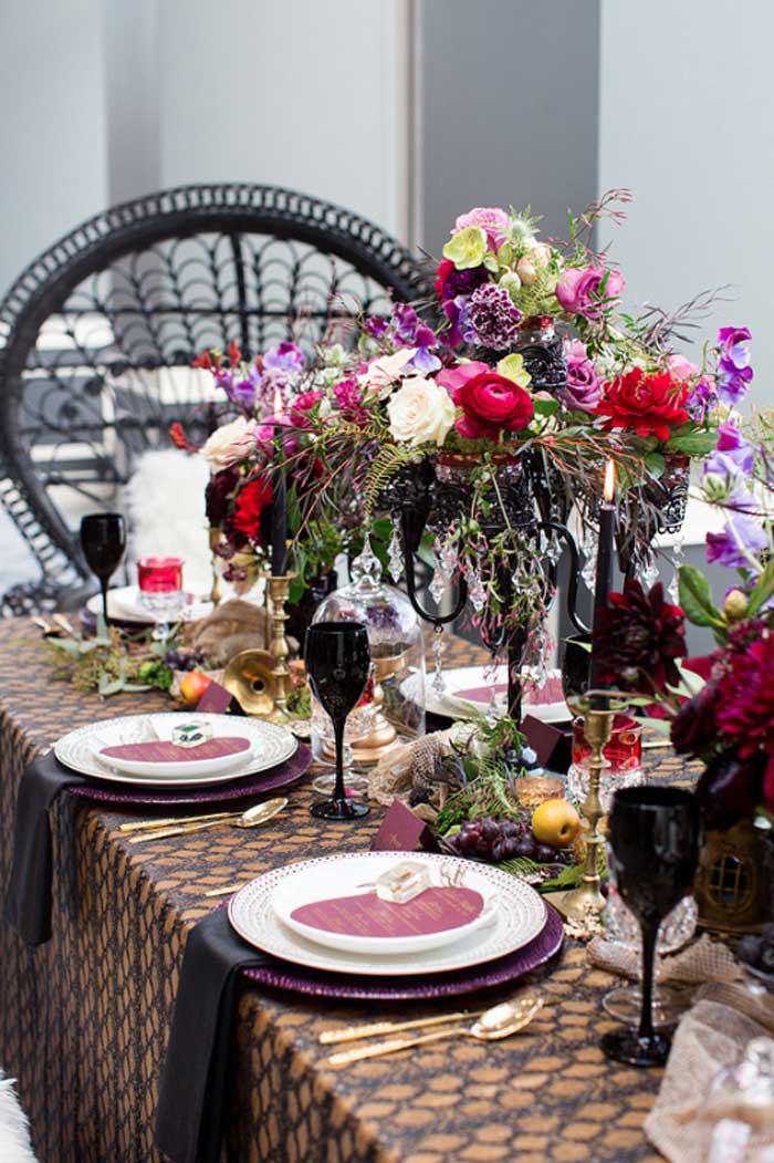 DARK & DREAMY FLORAL DESIGN AT CITY CLUB - Winston & Main