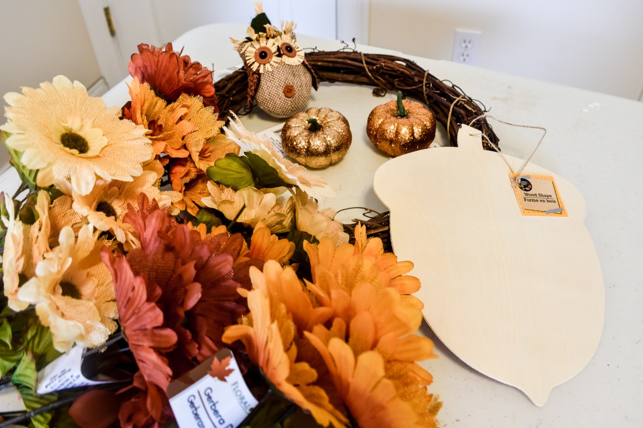 DIY Dollar Tree Fall Wreath For Less Than $20 - Zucchini Sisters