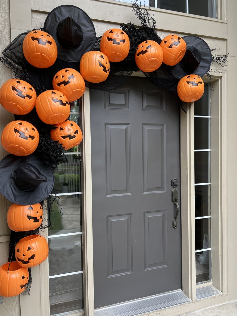 DIY Halloween Pumpkin Bucket Arch - Haneen's Haven