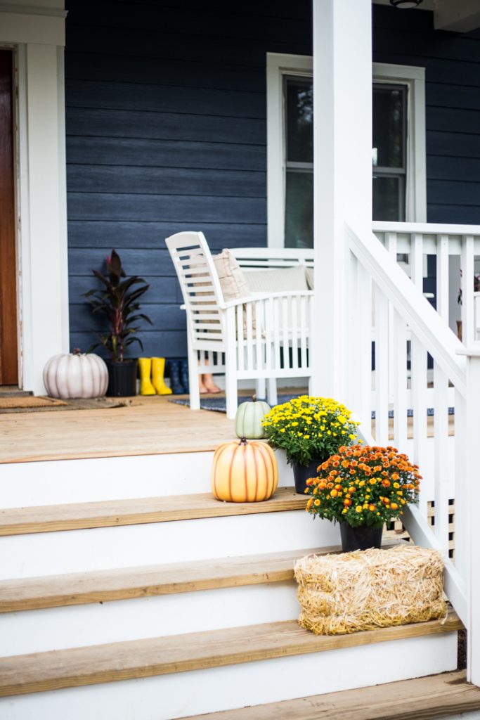 Easy Front Porch Fall Decor - Live Free Creative Co