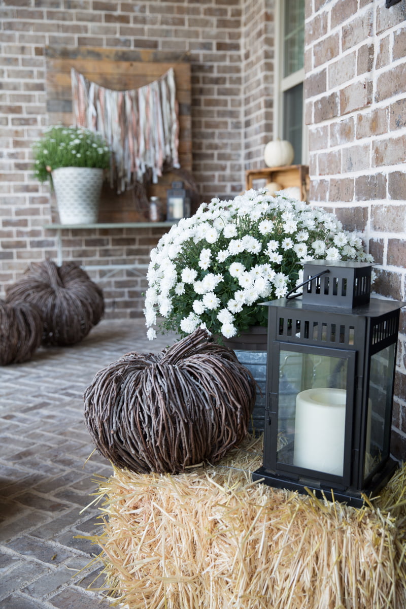 Fall Porch Decor | 5 Elements You Need to DIY a Beautiful Space