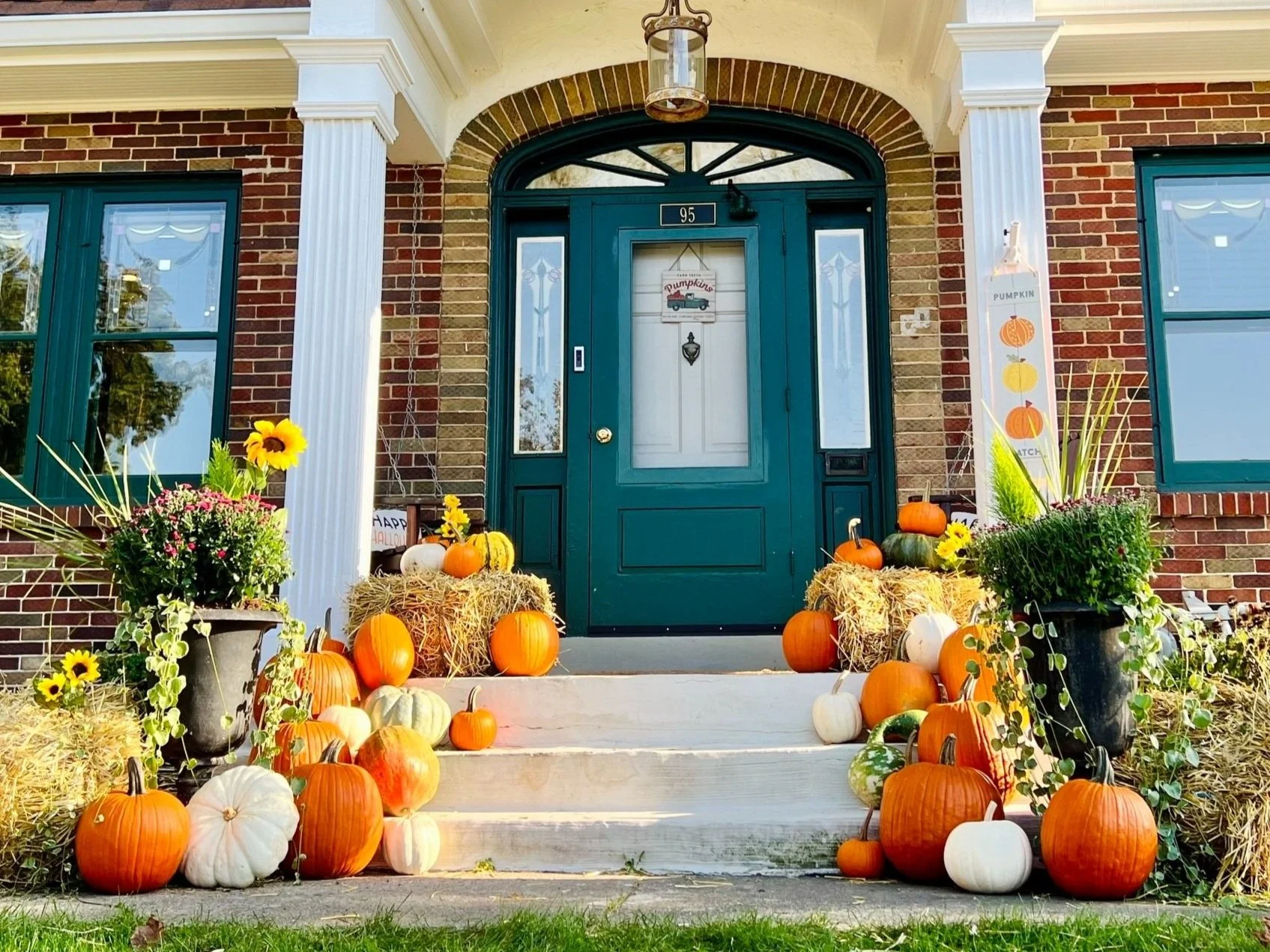 Fall Pumpkin Porch Displays - Order your Pumpkin Package today! — Porch Pumpkin Creations