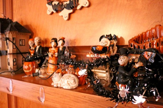 Halloween Décor: Come on in! - Bloody Popcorn