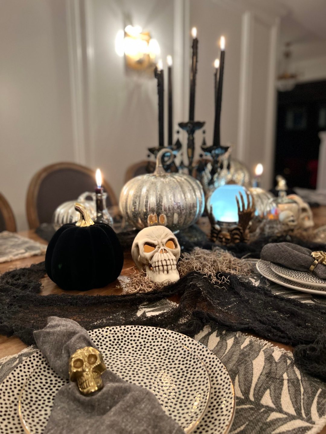 How to decorate a spook-tacular Halloween table - Belbublly