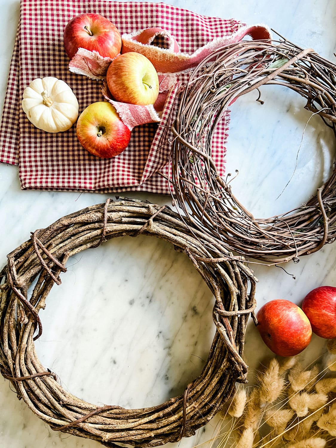 How to Make a Minimal Fall Wreath | Most Lovely Things