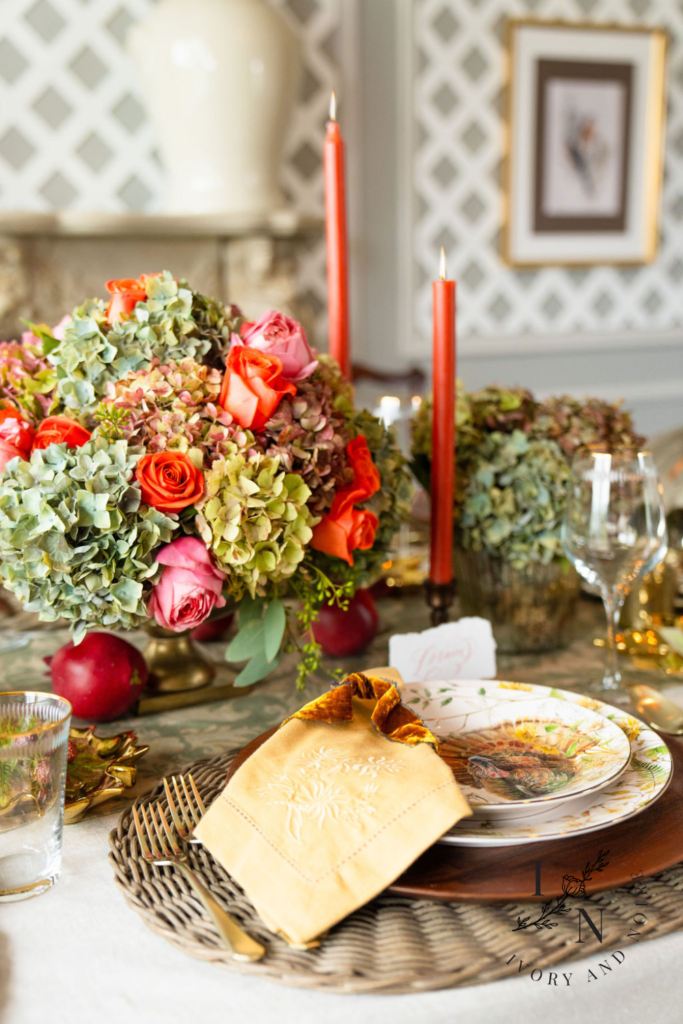 How to Set a Beautiful Thanksgiving Table: Thanksgiving Tablescape and Thanksgiving Table Decor Ideas