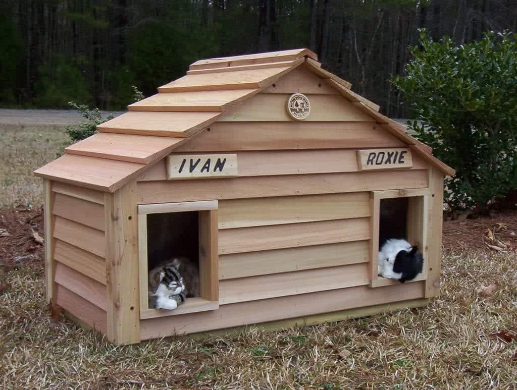 Insulated Cat House for Domestic or Feral Cats - FREE SHIPPING