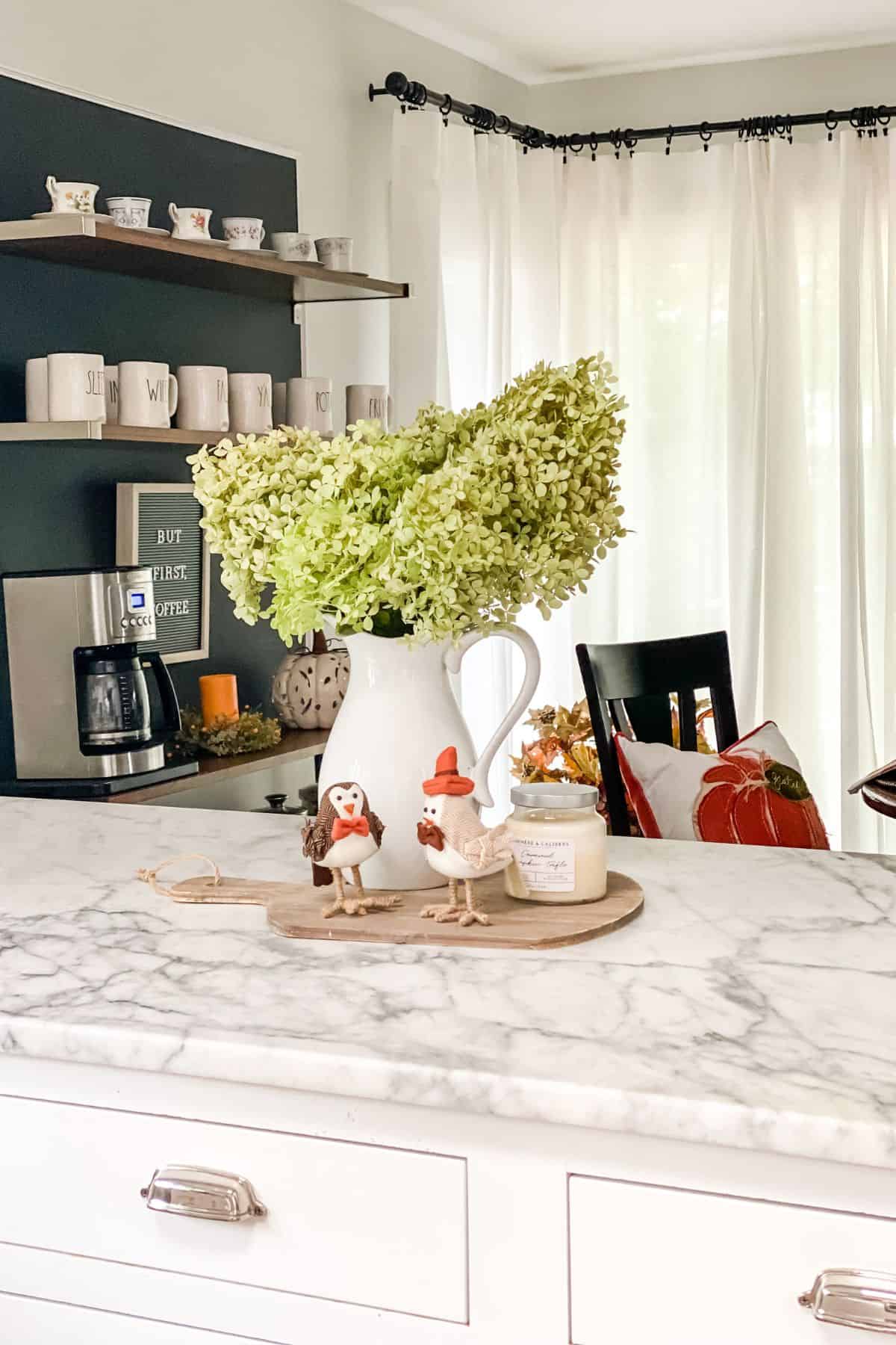 Kitchen and Breakfast Nook Fall Decor - At Lane and High
