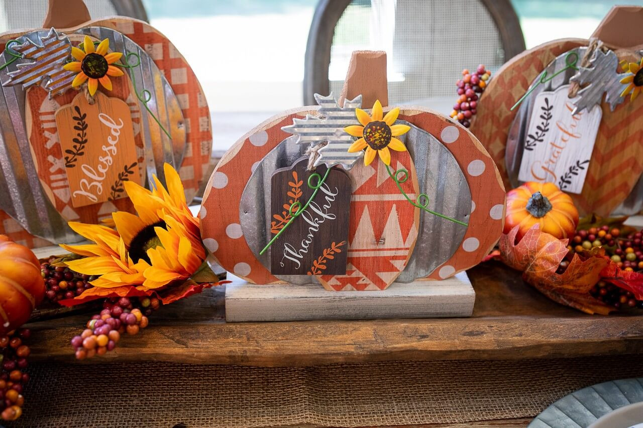 Layered Pumpkin Decor Thankful