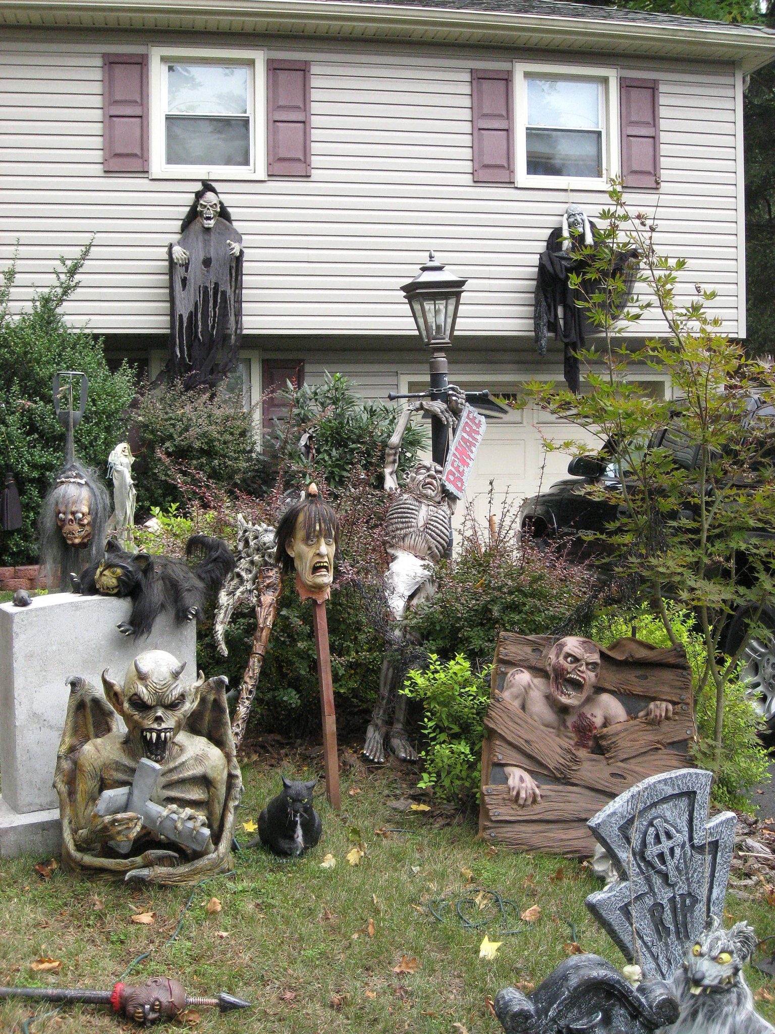 North Ave. Spooktacular Halloween 'Cemetery' on Display | Scotch Plains, NJ Patch