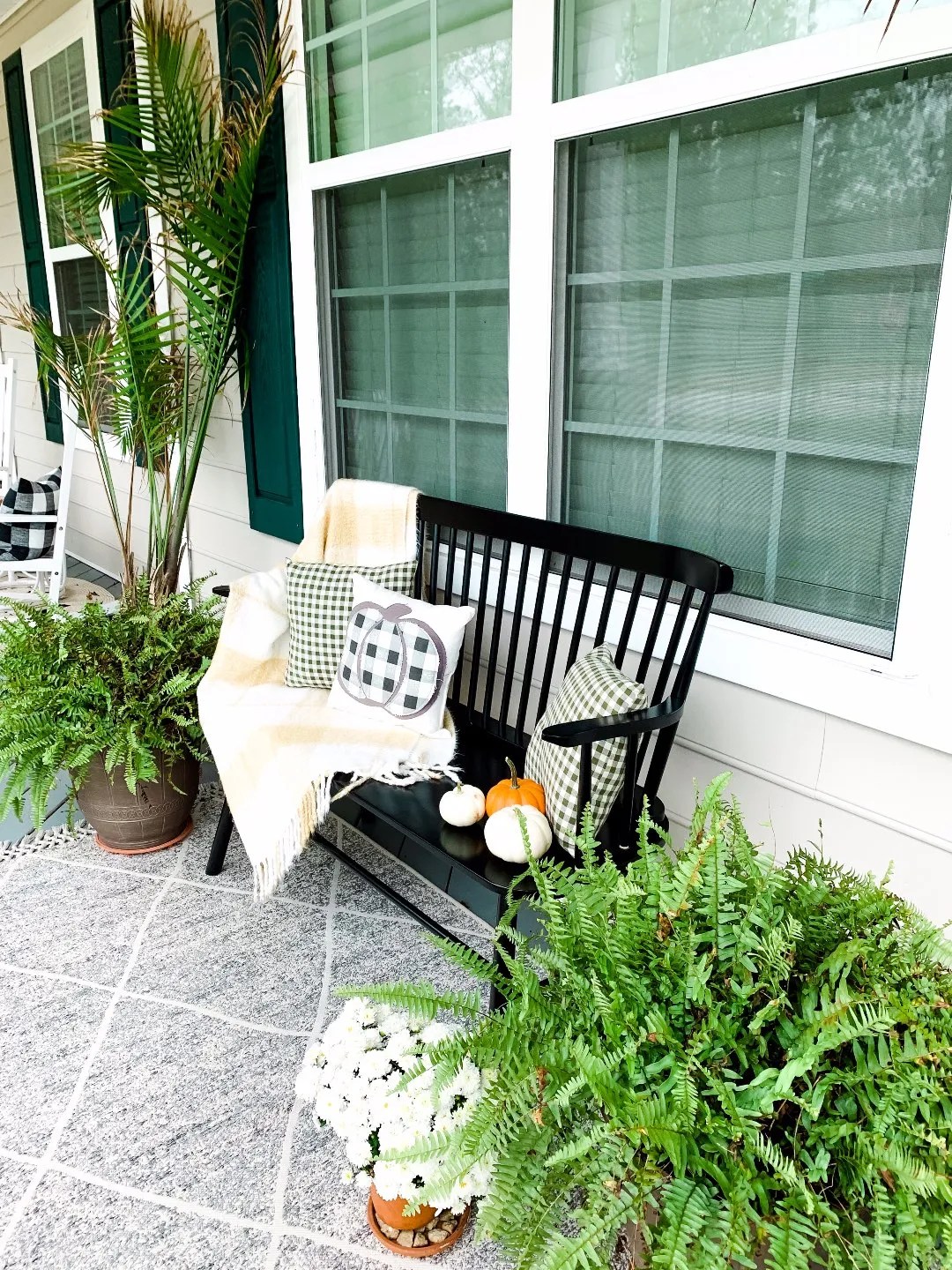 Our Inviting and Cozy Fall Front Porch Decor | lifestyle | I'm Fixin' To