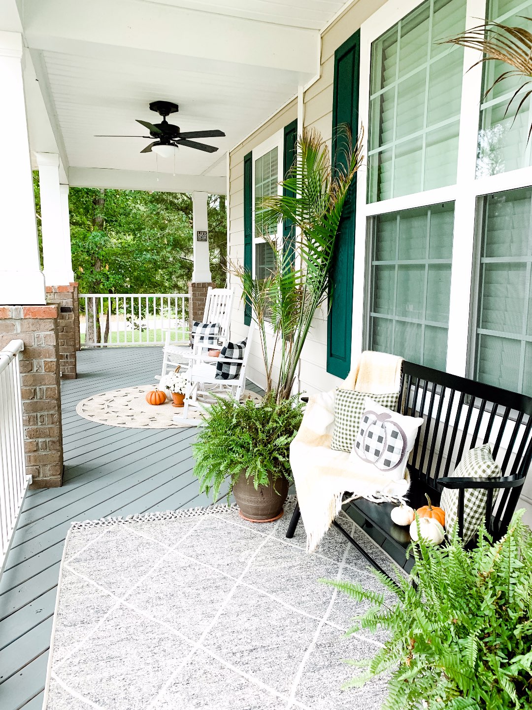 Our Inviting and Cozy Fall Front Porch Decor | lifestyle | I'm Fixin' To
