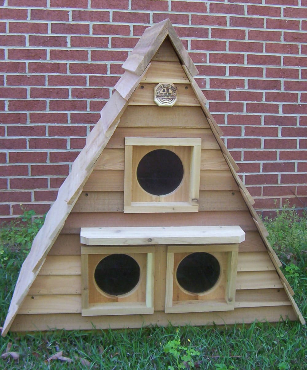 Outdoor Cat House for 3-6 Cats - Customizable - Free Shipping