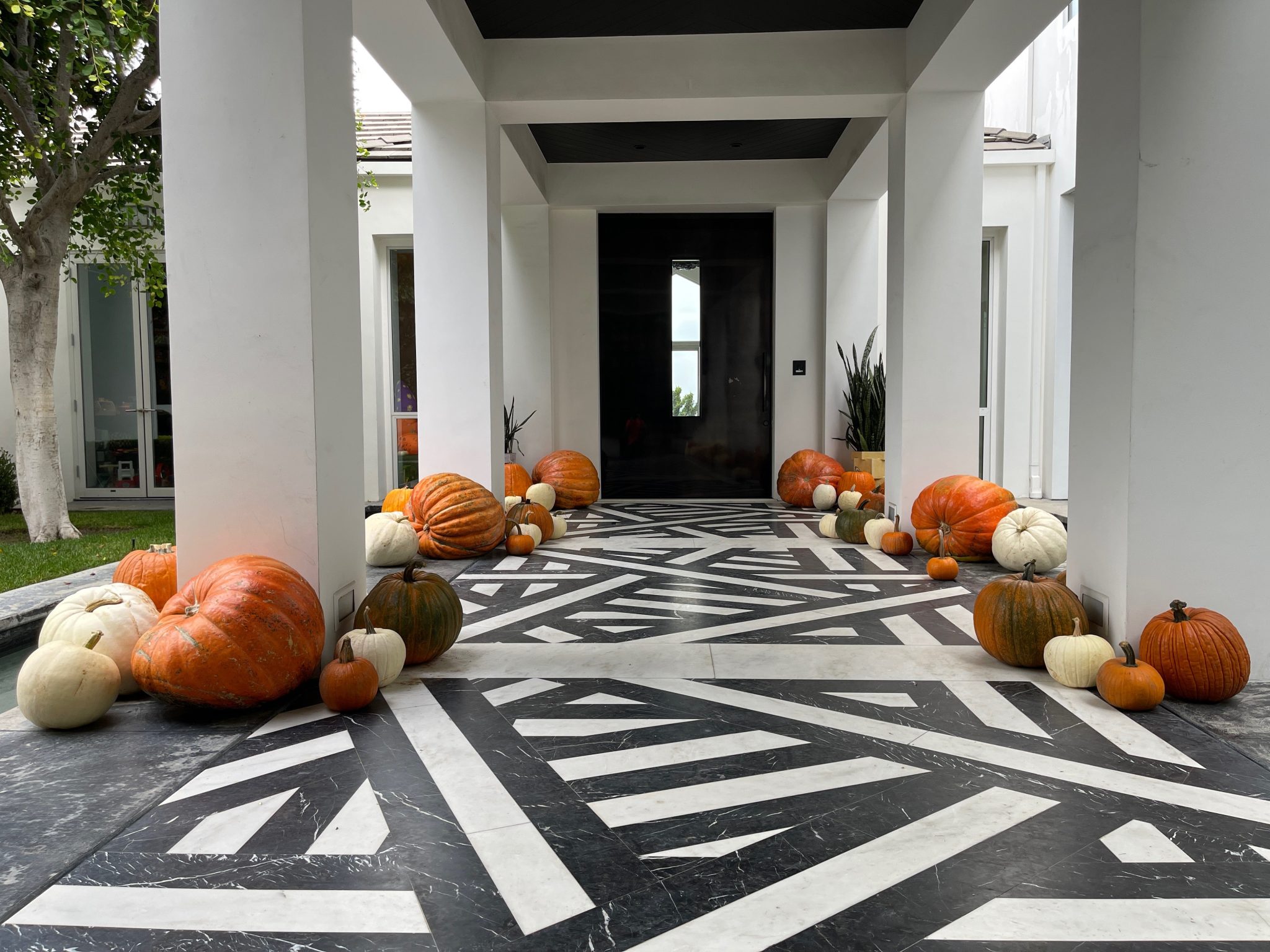 Pumpkin Porch Display - Pumpkin Home Decoration - Real Pumpkin Display – Mr. Jack O' Lanterns Pumpkins