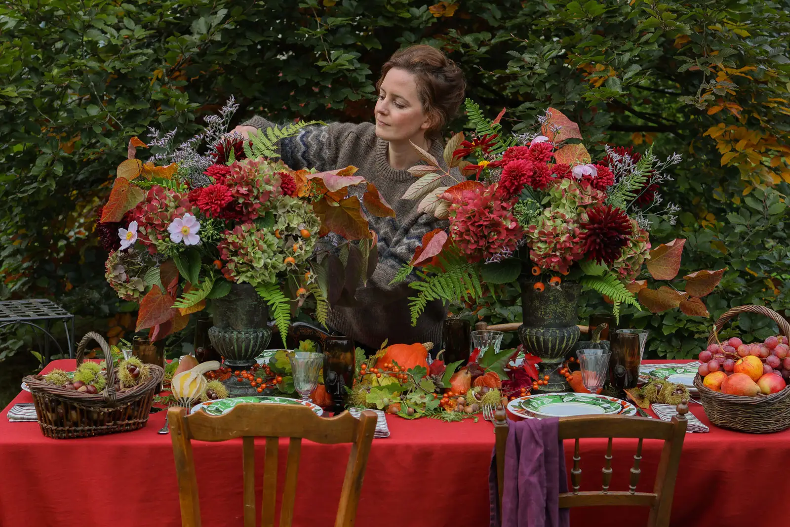 Setting an autumn table in deep garnet tones