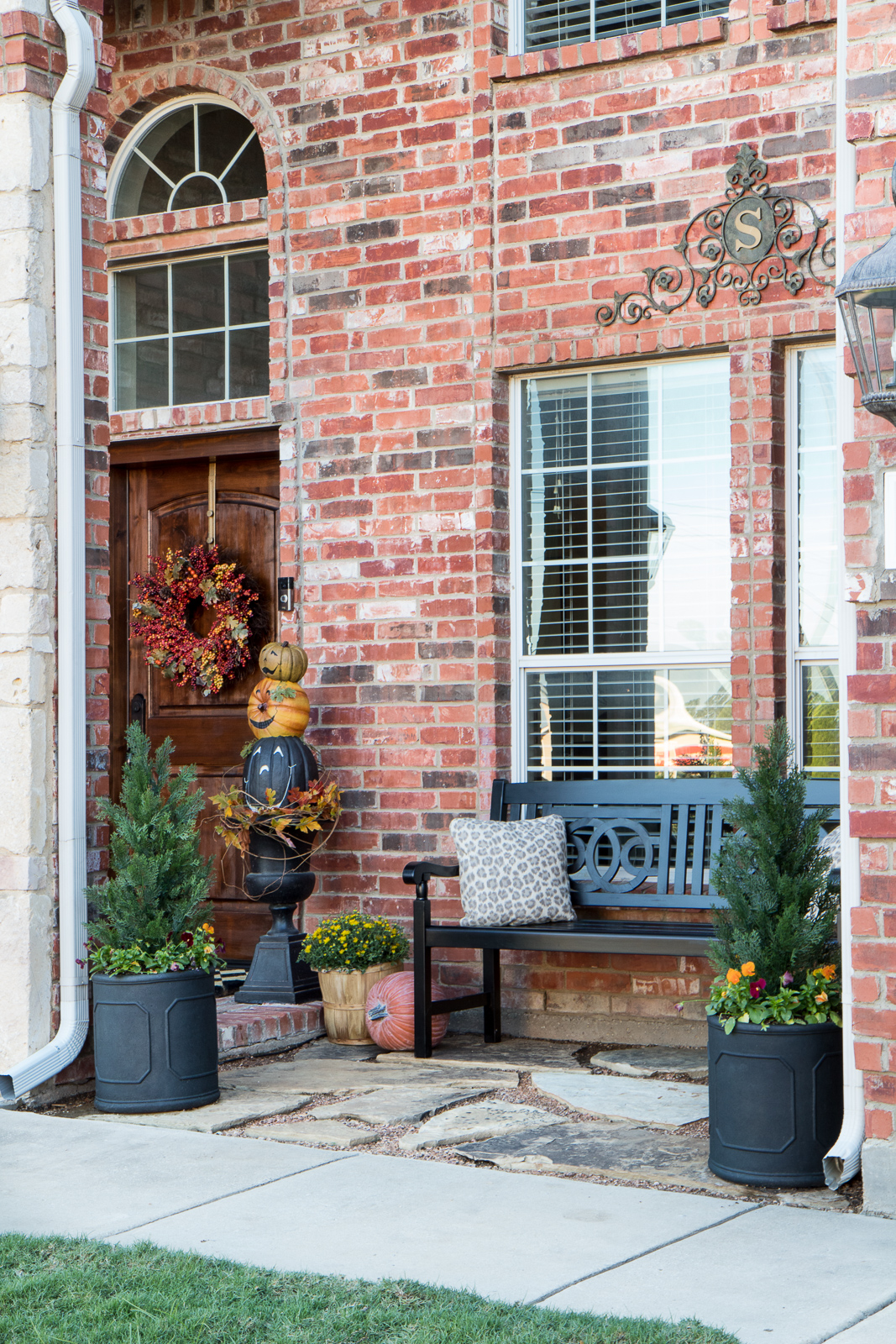 SIMPLE FALL FRONT PORCH DECOR | Everyday Laura