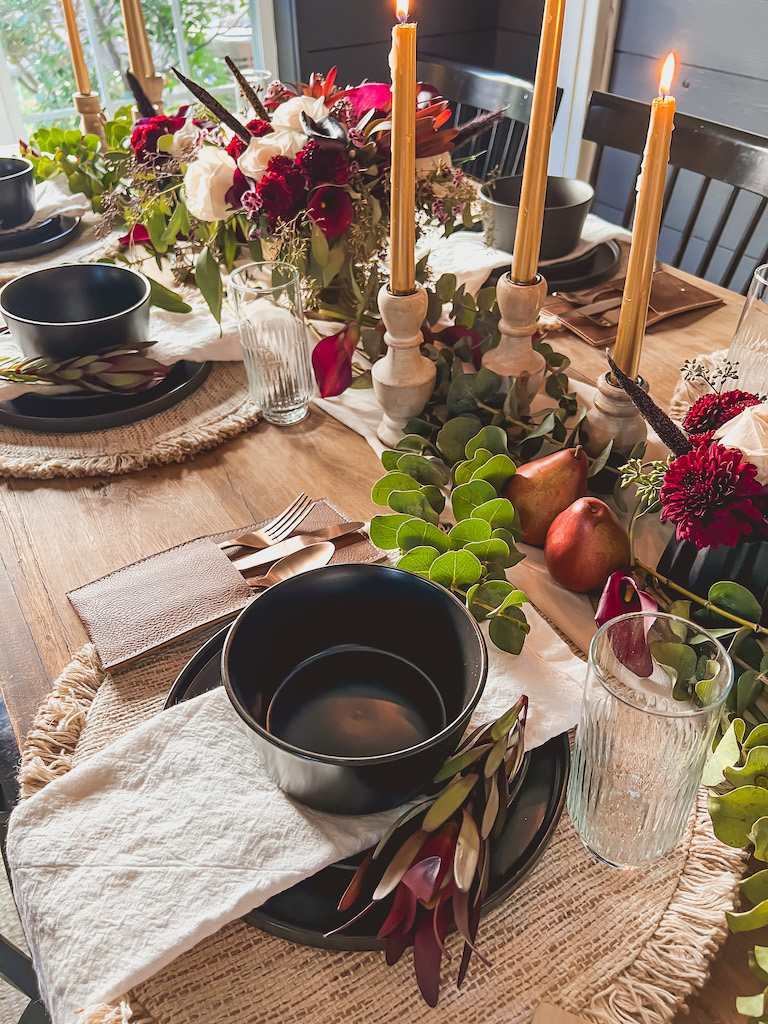 Simple Thanksgiving Table Decor -