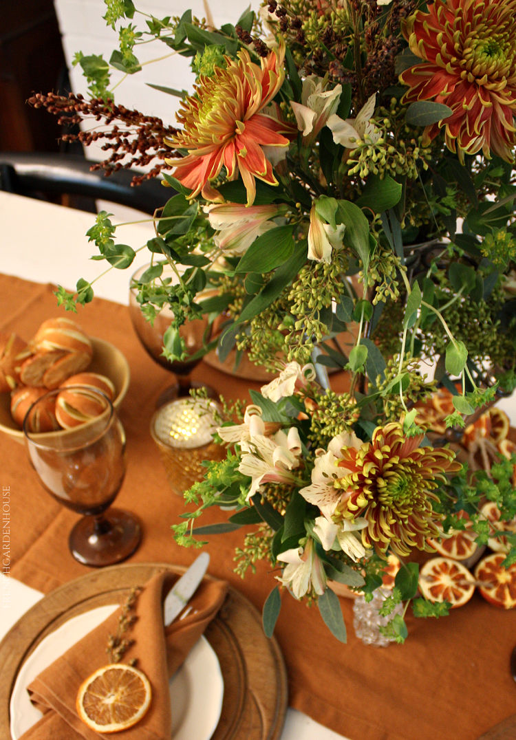 Warm Thanksgiving Table in Autumn Colors - frenchgardenhouse