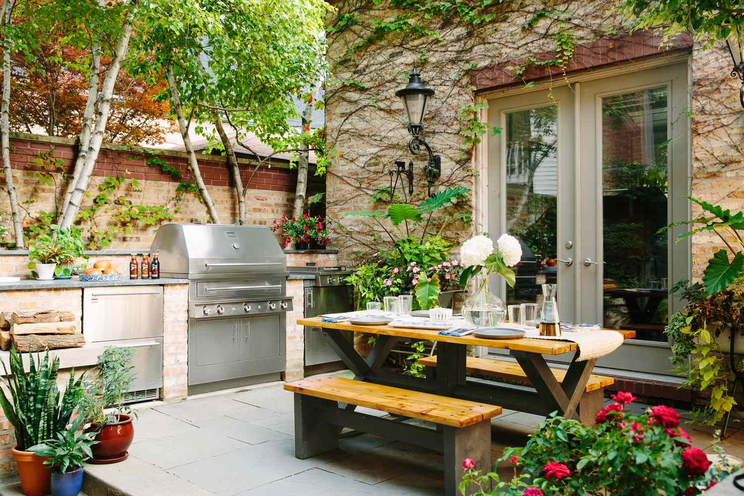 15 Outdoor Grill Ideas for Your Summer Entertaining Spot