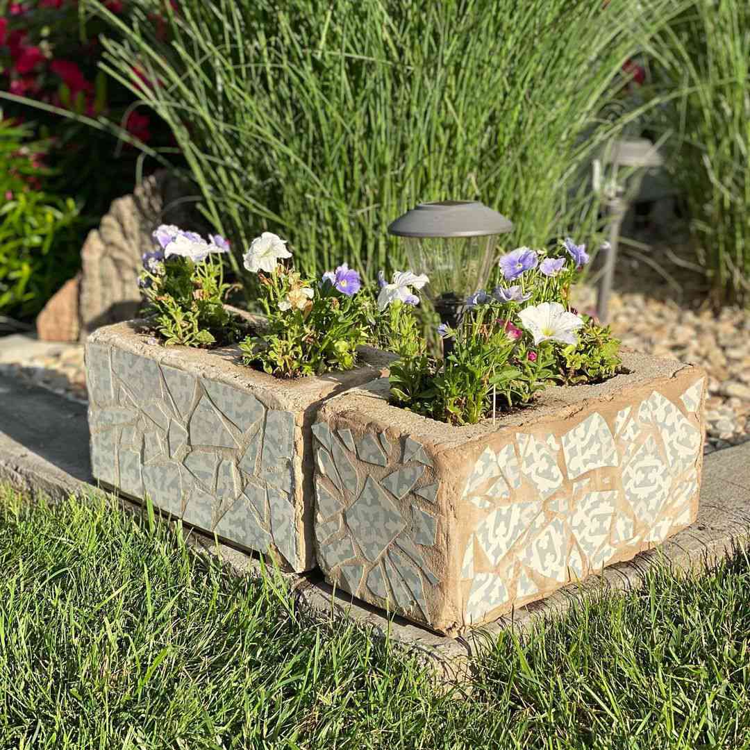 15 Smart Cinder Block Garden Ideas for Your Backyard
