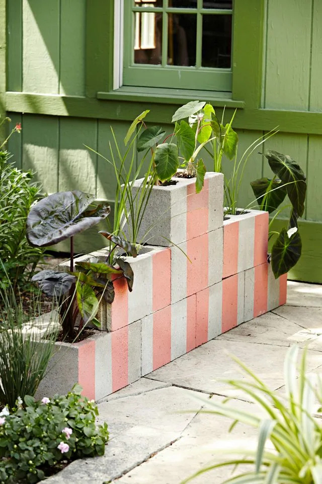 17 Clever Cinder Block Garden Ideas That Are Easy and Affordable