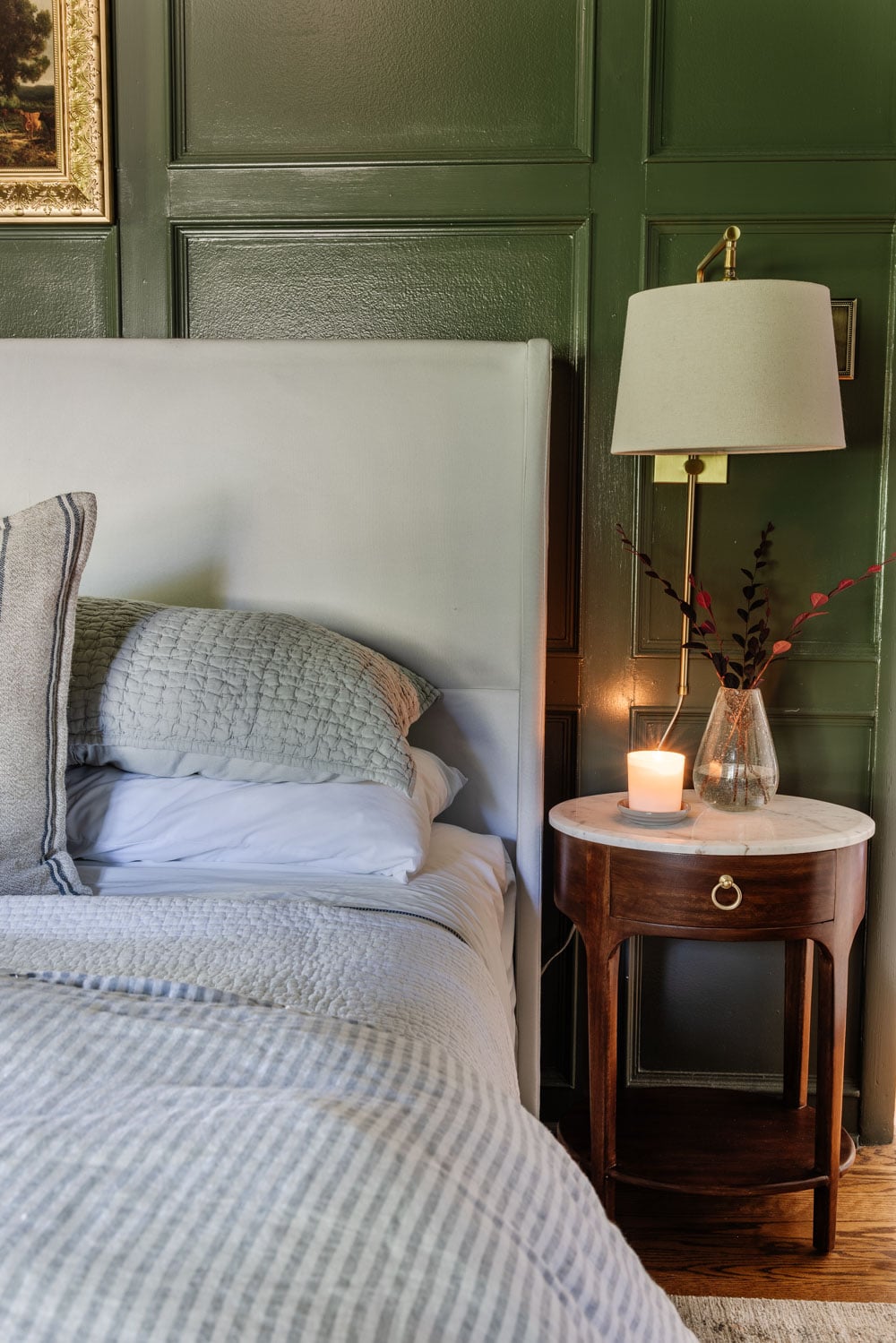 20+ Slim Bedside Tables Perfect for Small Bedrooms - Bless'er House