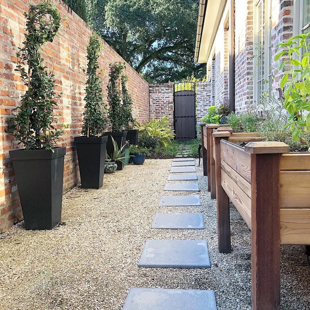 21 Side Yard Ideas for 2026 That Turn a Neglected Passage Into a Designed Outdoor Space